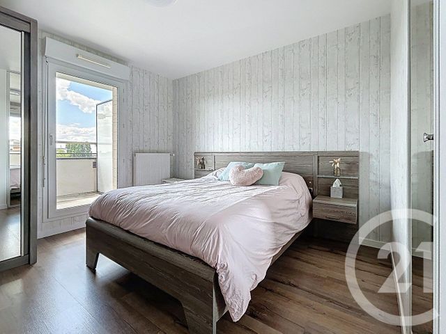 Appartement F2 à vendre - 2 pièces - 44.2 m2 - VILLECRESNES - 94 - ILE-DE-FRANCE - Century 21 Valeurs Conseils