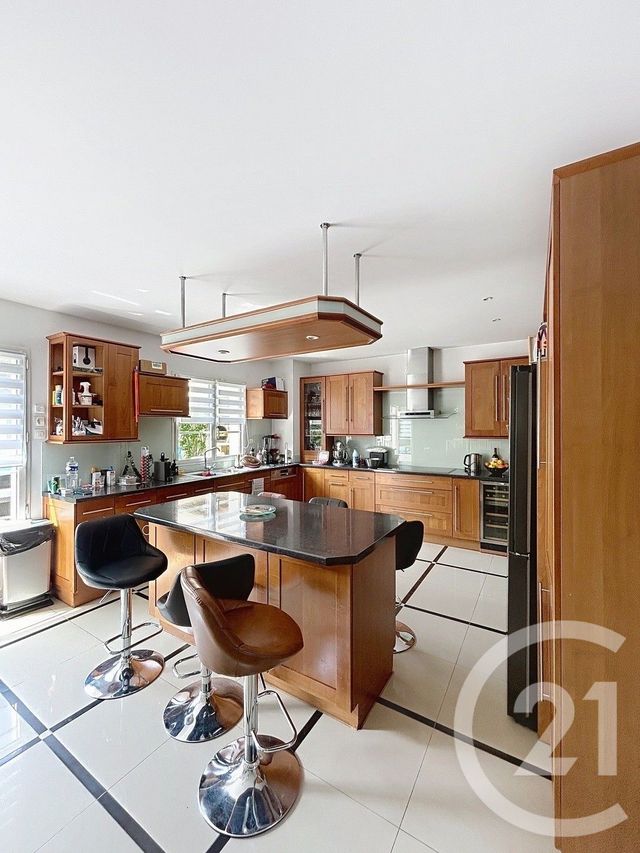 Afficher la photo en grand maison à vendre - 7 pièces - 250.0 m2 - VILLECRESNES - 94 - ILE-DE-FRANCE - Century 21 Valeurs Conseils