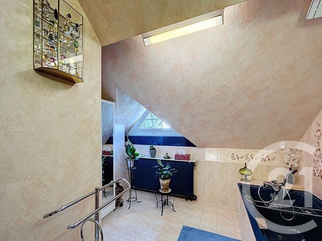 maison à vendre - 8 pièces - 130.6 m2 - VILLECRESNES - 94 - ILE-DE-FRANCE - Century 21 Valeurs Conseils