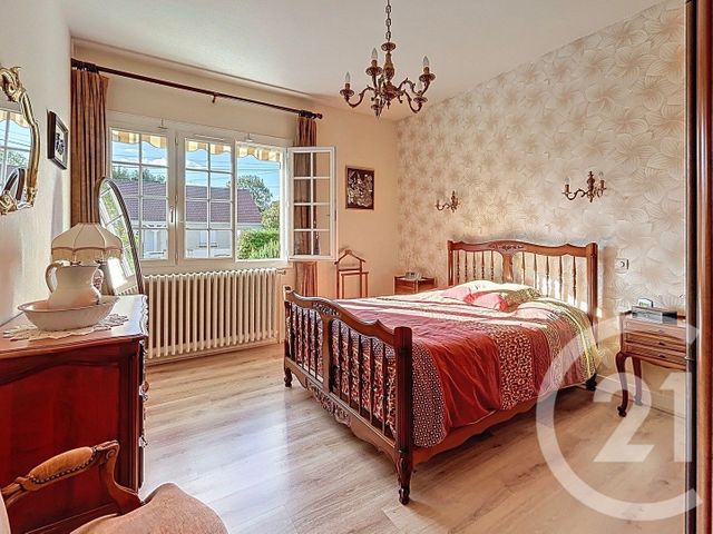 maison à vendre - 8 pièces - 130.6 m2 - VILLECRESNES - 94 - ILE-DE-FRANCE - Century 21 Valeurs Conseils