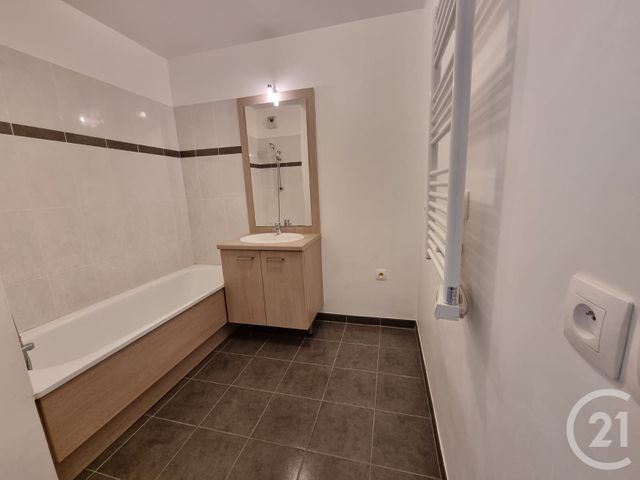 Appartement F3 à louer - 3 pièces - 59.52 m2 - BOISSY ST LEGER - 94 - ILE-DE-FRANCE - Century 21 Valeurs Conseils