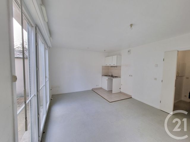Appartement Studio à louer - 1 pièce - 28.27 m2 - COMBS LA VILLE - 77 - ILE-DE-FRANCE - Century 21 Valeurs Conseils