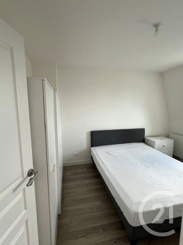 Appartement à louer - 2 pièces - 25.75 m2 - STE GENEVIEVE DES BOIS - 91 - ILE-DE-FRANCE - Century 21 Valeurs Conseils