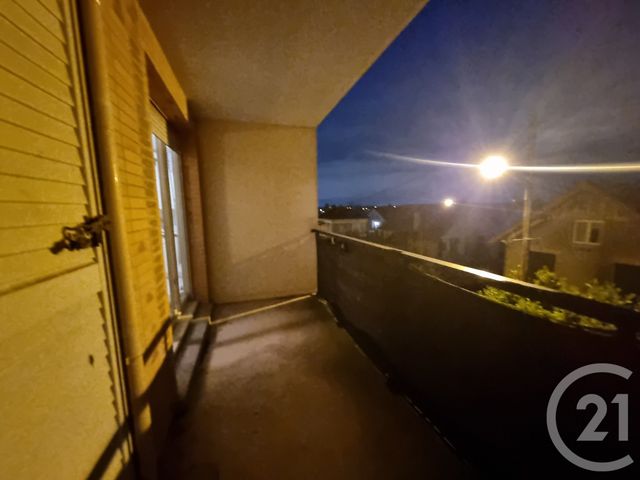 Appartement F2 à louer - 2 pièces - 56.72 m2 - COMBS LA VILLE - 77 - ILE-DE-FRANCE - Century 21 Valeurs Conseils