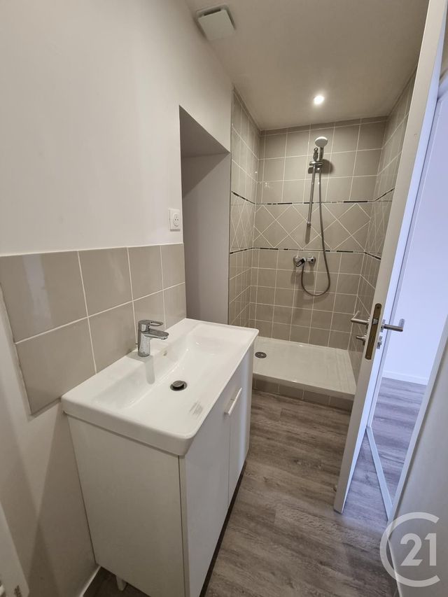 Appartement F2 à louer - 2 pièces - 41.76 m2 - SUCY EN BRIE - 94 - ILE-DE-FRANCE - Century 21 Valeurs Conseils