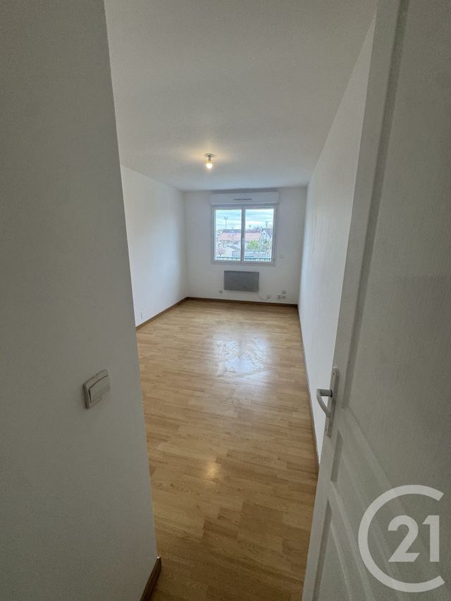 Appartement F3 à louer - 3 pièces - 56.67 m2 - QUINCY SOUS SENART - 91 - ILE-DE-FRANCE - Century 21 Valeurs Conseils