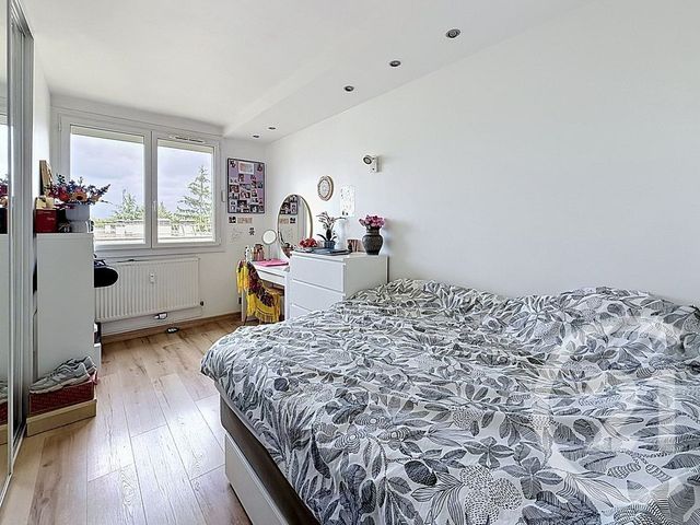 Appartement F4 à vendre - 4 pièces - 92.0 m2 - ST MAUR DES FOSSES - 94 - ILE-DE-FRANCE - Century 21 Valeurs Conseils