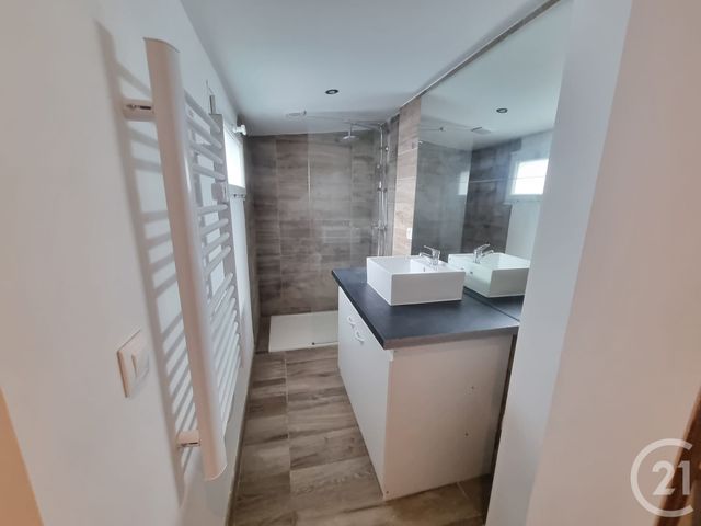 Appartement Duplex à louer - 2 pièces - 40.56 m2 - MANDRES LES ROSES - 94 - ILE-DE-FRANCE - Century 21 Valeurs Conseils