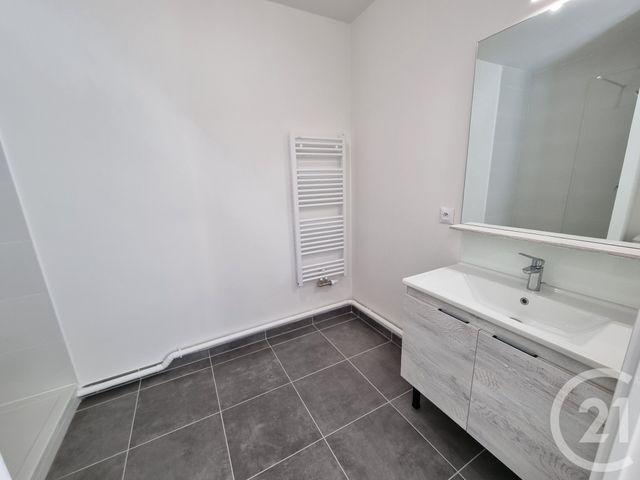 Appartement Studio à louer - 1 pièce - 27.46 m2 - VILLECRESNES - 94 - ILE-DE-FRANCE - Century 21 Valeurs Conseils