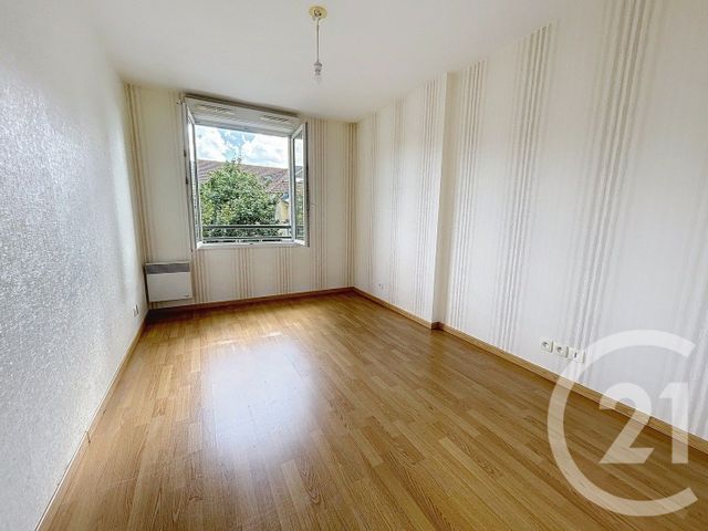 Appartement F3 à louer - 3 pièces - 69.85 m2 - PONTAULT COMBAULT - 77 - ILE-DE-FRANCE - Century 21 Valeurs Conseils