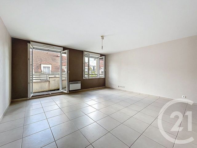 Appartement F3 à louer - 3 pièces - 69.85 m2 - PONTAULT COMBAULT - 77 - ILE-DE-FRANCE - Century 21 Valeurs Conseils