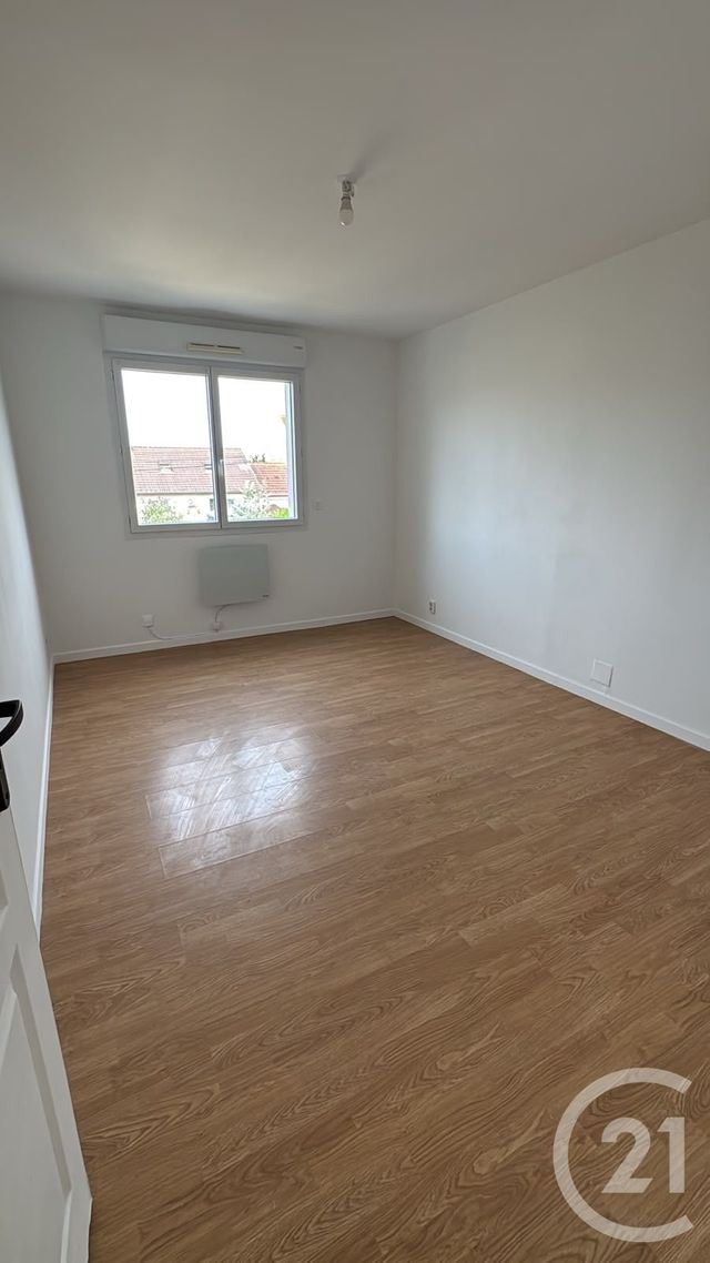 Appartement F3 à louer - 3 pièces - 63.49 m2 - QUINCY SOUS SENART - 91 - ILE-DE-FRANCE - Century 21 Valeurs Conseils