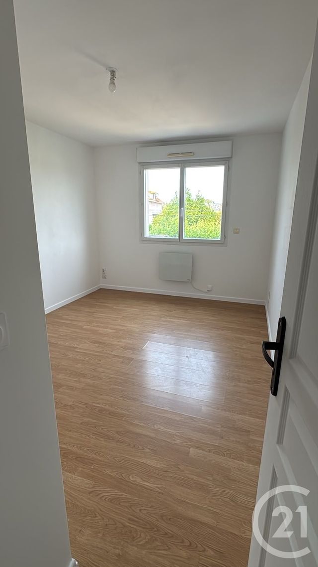 Appartement F3 à louer - 3 pièces - 63.49 m2 - QUINCY SOUS SENART - 91 - ILE-DE-FRANCE - Century 21 Valeurs Conseils