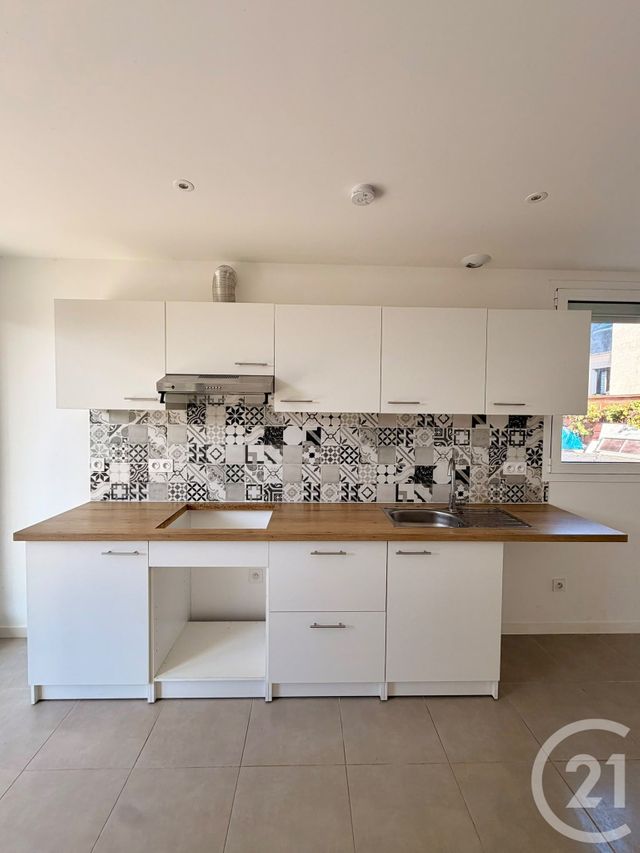 Appartement F3 à louer - 3 pièces - 52.3 m2 - BOISSY ST LEGER - 94 - ILE-DE-FRANCE - Century 21 Valeurs Conseils