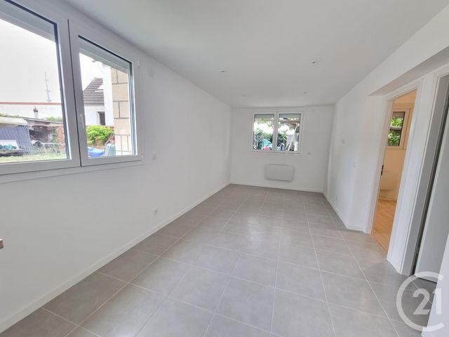 Appartement F3 à louer - 3 pièces - 52.3 m2 - BOISSY ST LEGER - 94 - ILE-DE-FRANCE - Century 21 Valeurs Conseils