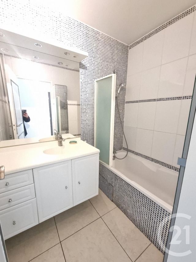 Appartement F3 à louer - 3 pièces - 68.52 m2 - LIMEIL BREVANNES - 94 - ILE-DE-FRANCE - Century 21 Valeurs Conseils