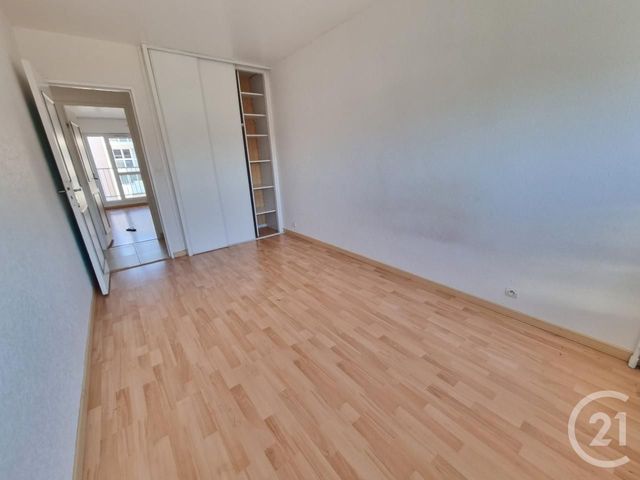 Appartement F3 à louer - 3 pièces - 68.52 m2 - LIMEIL BREVANNES - 94 - ILE-DE-FRANCE - Century 21 Valeurs Conseils
