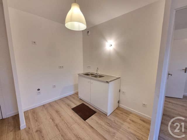 Appartement F2 à louer - 2 pièces - 36.05 m2 - VIGNEUX SUR SEINE - 91 - ILE-DE-FRANCE - Century 21 Valeurs Conseils