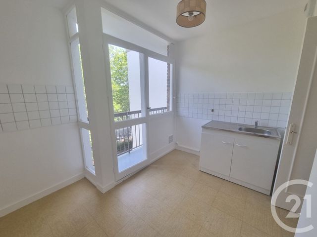 Appartement F3 à louer - 3 pièces - 57.49 m2 - BOUSSY ST ANTOINE - 91 - ILE-DE-FRANCE - Century 21 Valeurs Conseils